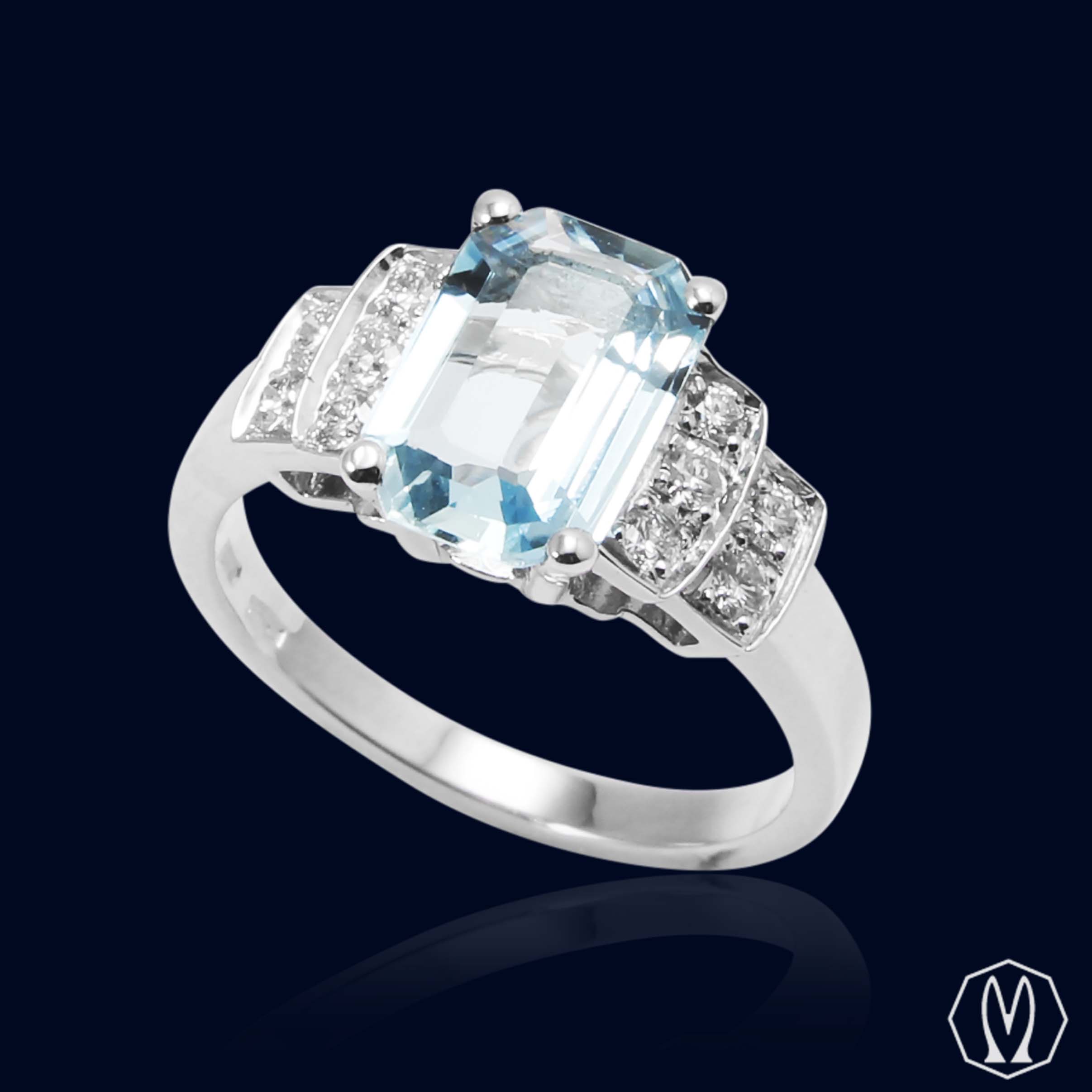 Anello Acquamarina e Diamanti Oro18kt