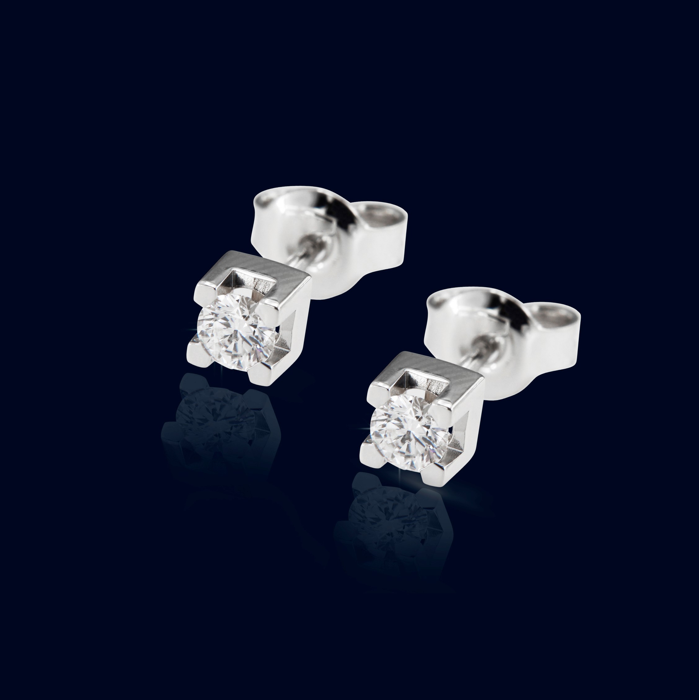 Orecchini Punto Luce Diamanti Ct 0,31