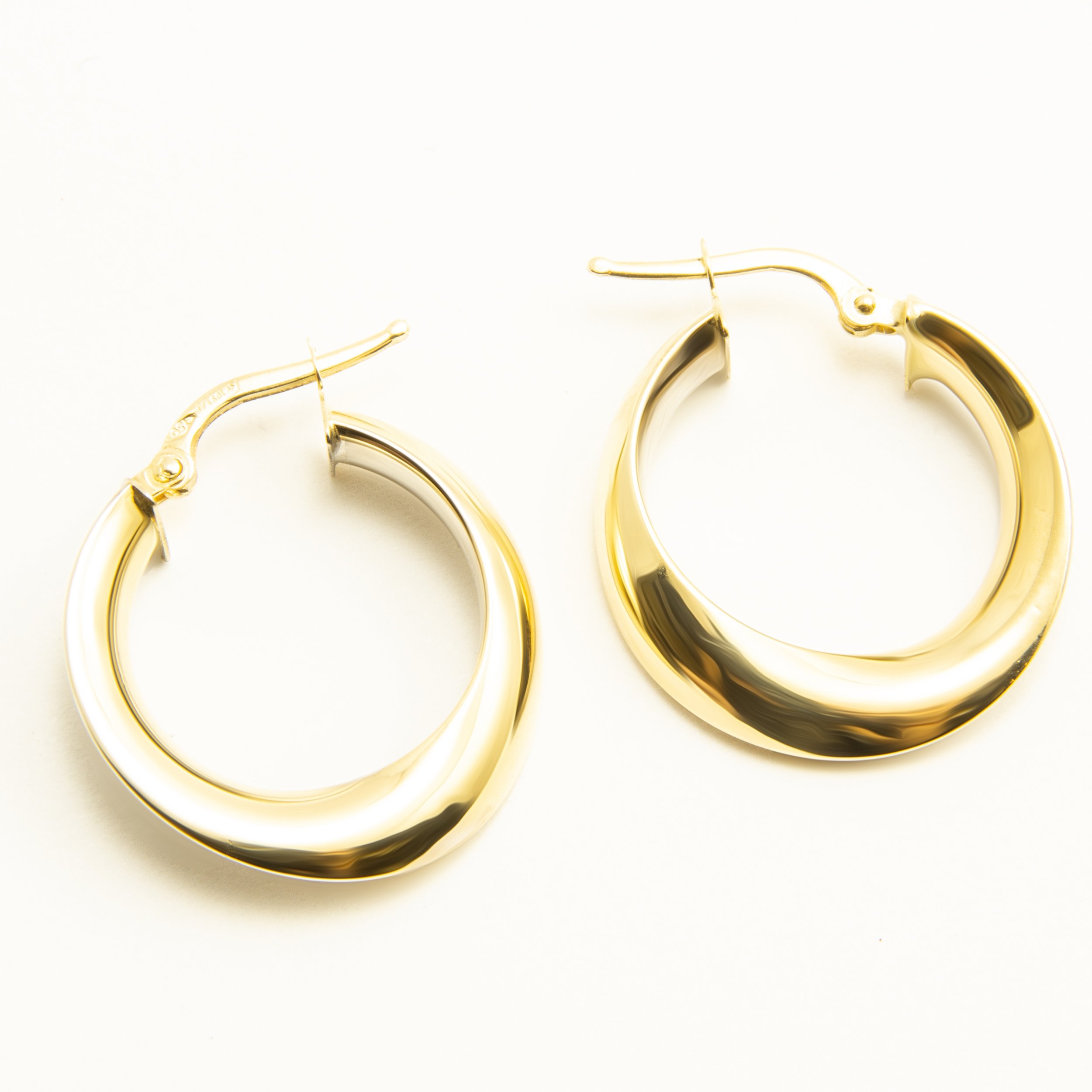 Orecchini Cerchio Onda in Oro 18kt