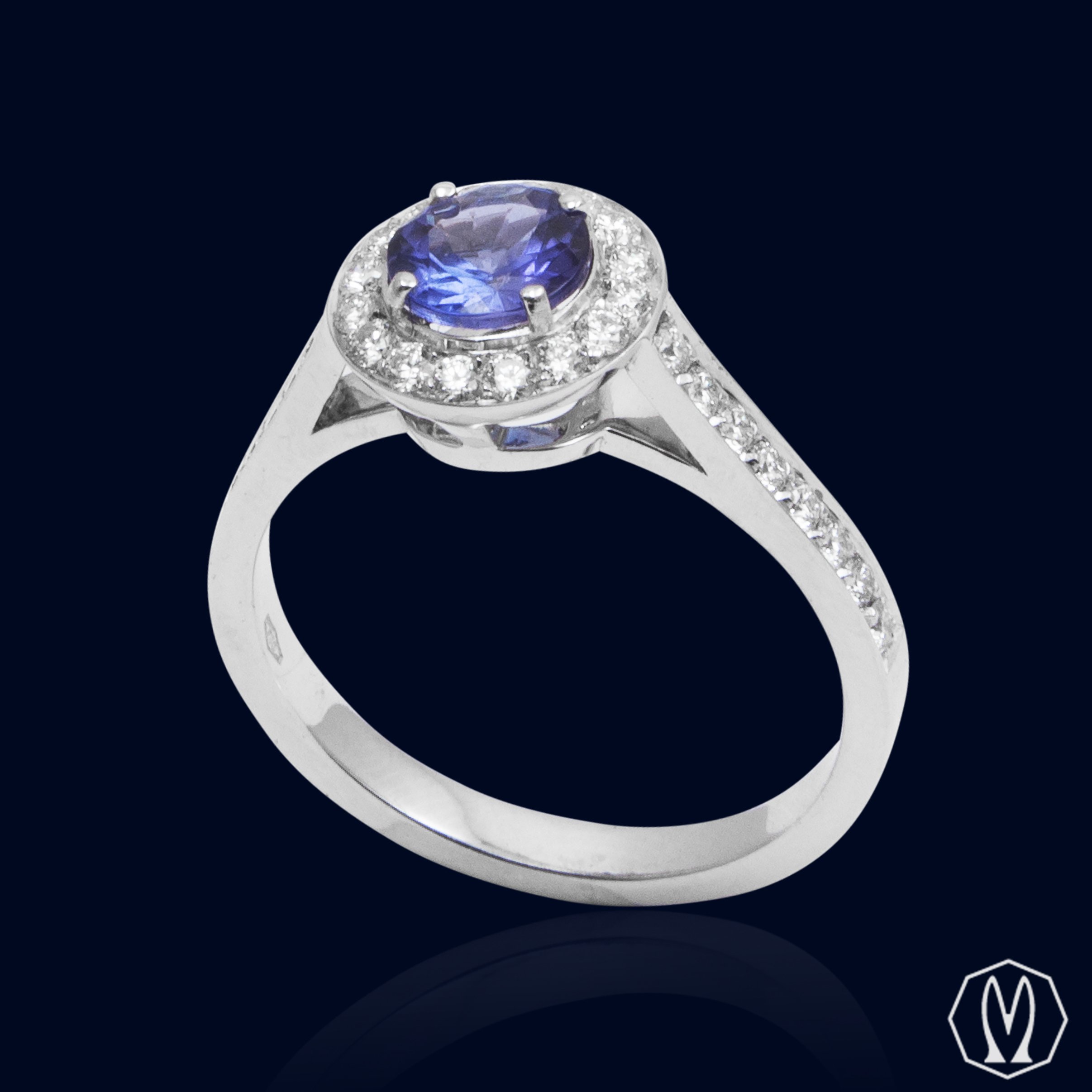 Anello Tanzanite e Diamanti in Oro18kt