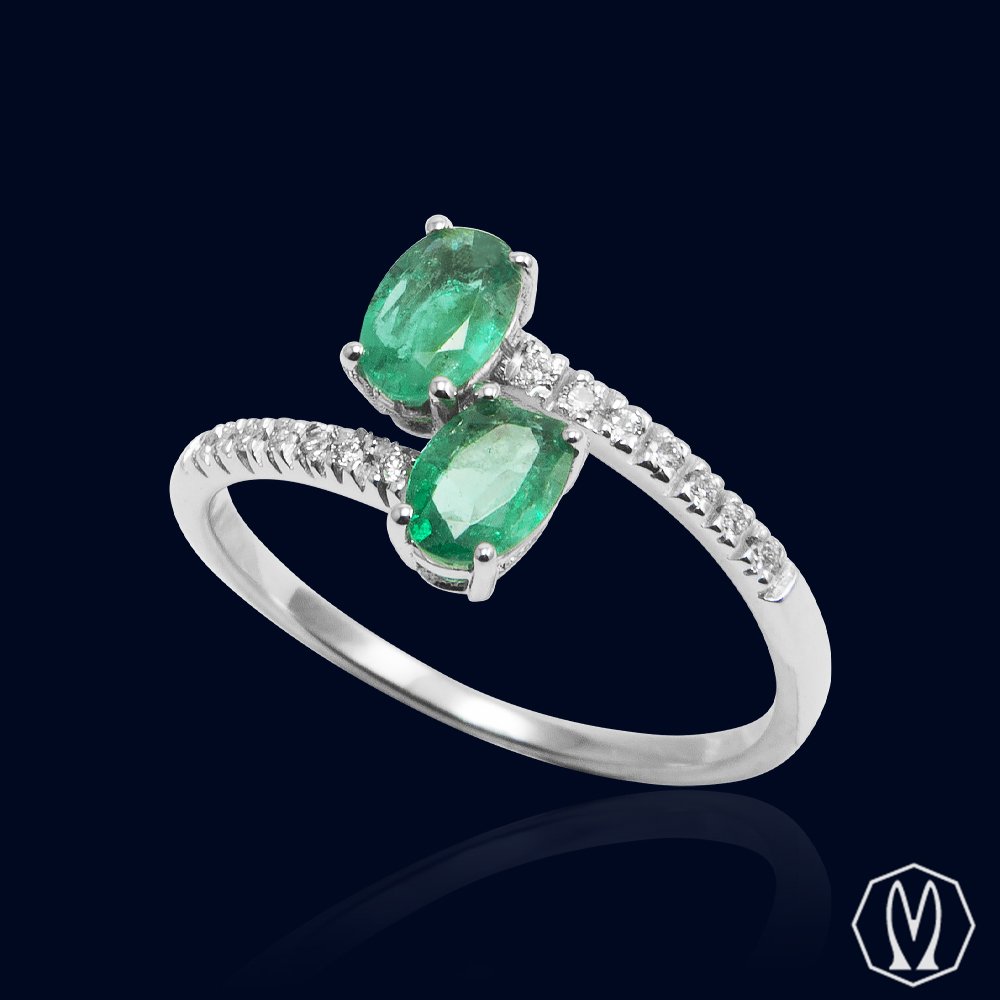 Anello Contrariè Smeraldi e Diamanti in Oro18kt